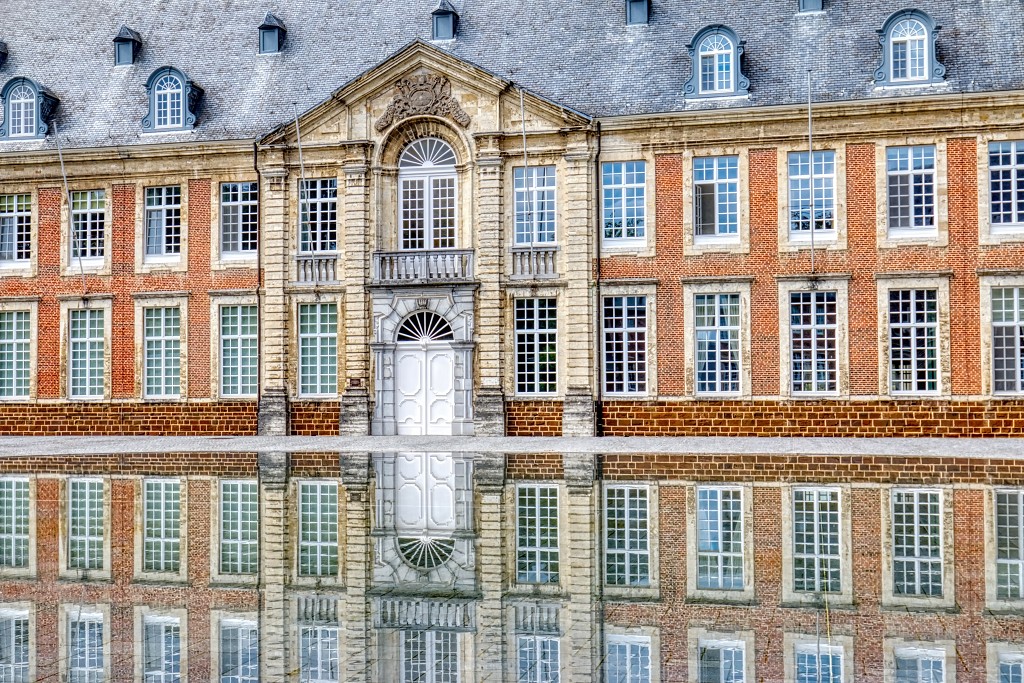 HDR Abbaye Abdij van Averbode religie reliogion belgie belgique kerk eglise spiegelvijver klooster kerkfotografie kathedraal rooms katholiek